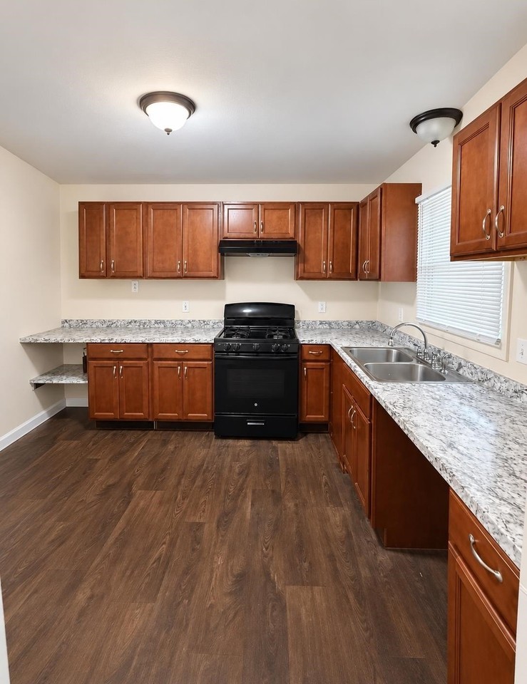 92 Myrtle Ave #R - Photo 3 of 23
