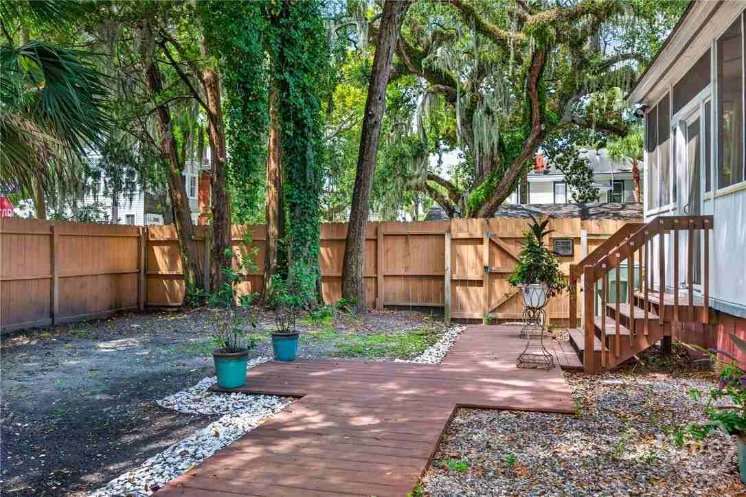 2118 Lincoln St - Photo 4 of 27