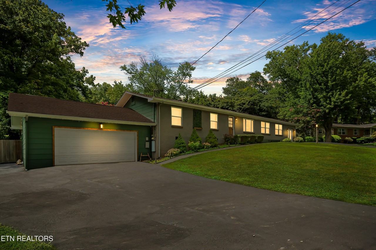 721 Kephard Cir - Photo 2 of 41