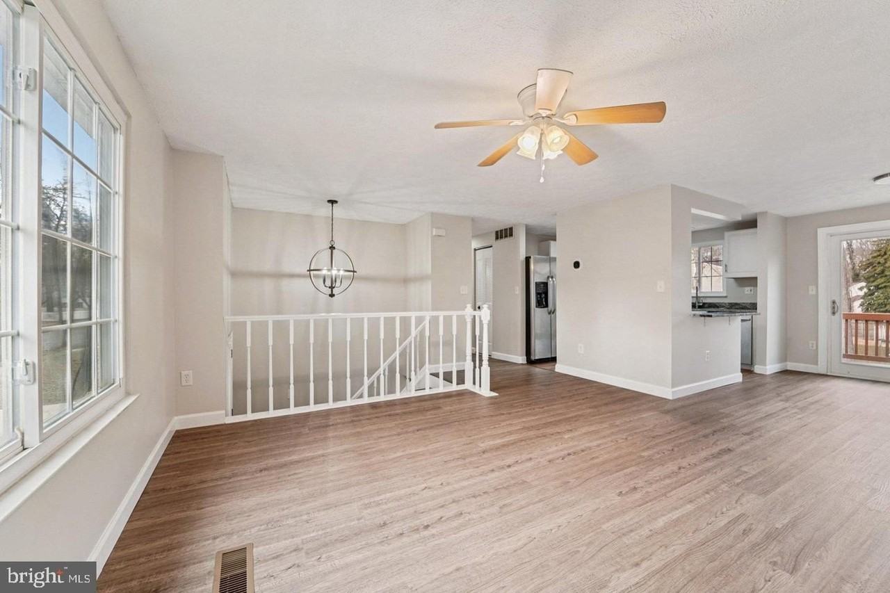 308 Raussell Pl - Photo 2 of 31