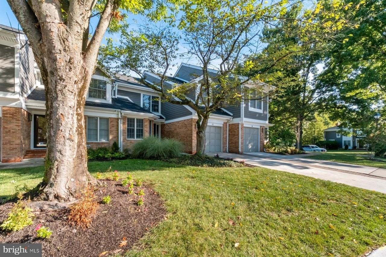 12 River Oaks Cir - Photo 3 of 43