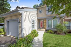 featured image of 25 Tivoli Lake Ct