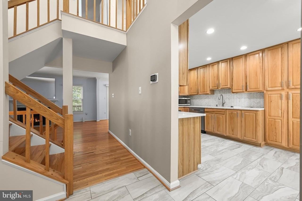 25 Tivoli Lake Ct - Photo 6 of 50