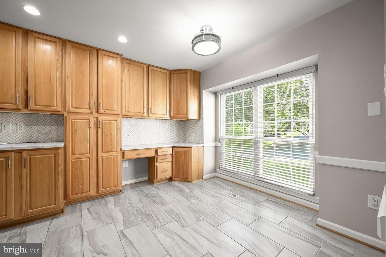 25 Tivoli Lake Ct - Photo 7 of 50