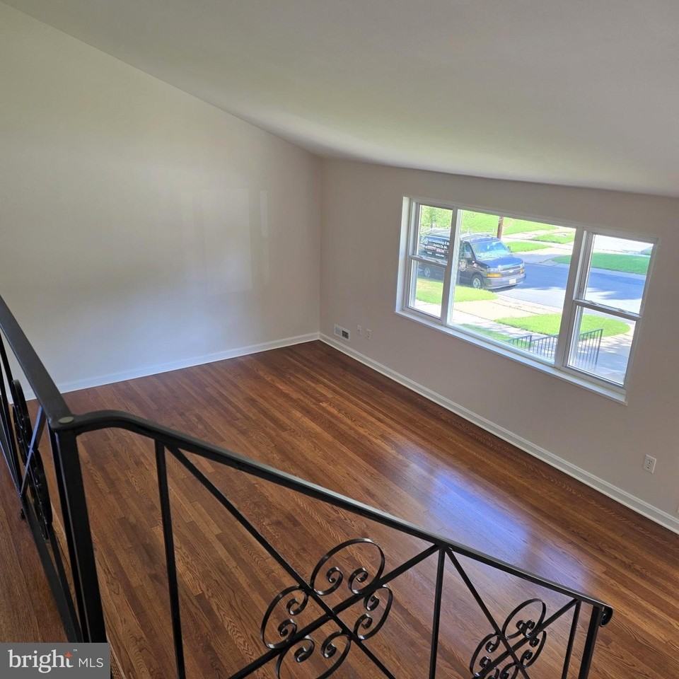 13114 Bluhill Rd - Photo 5 of 23