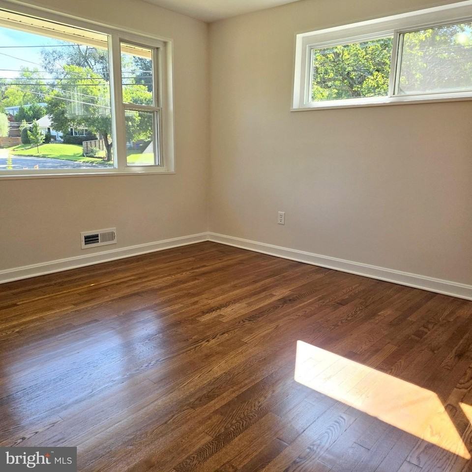 13114 Bluhill Rd - Photo 7 of 23