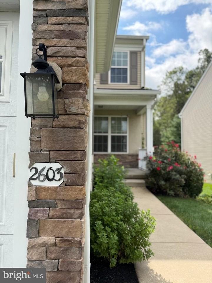 2603 Rockledge Ct - Photo 4 of 42