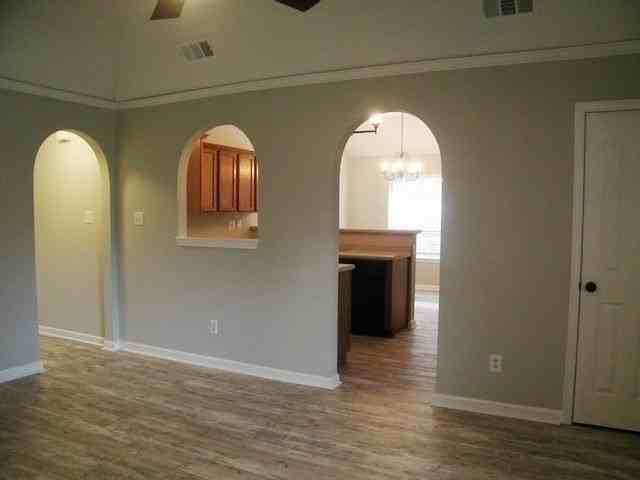 10139 Cross Valley Dr - Photo 5 of 17