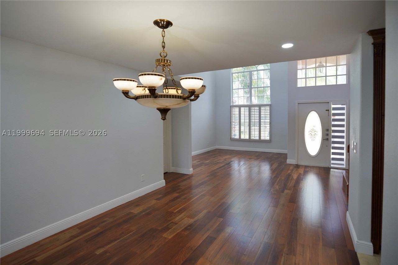 18281 Sw 22nd St - Photo 4 of 46