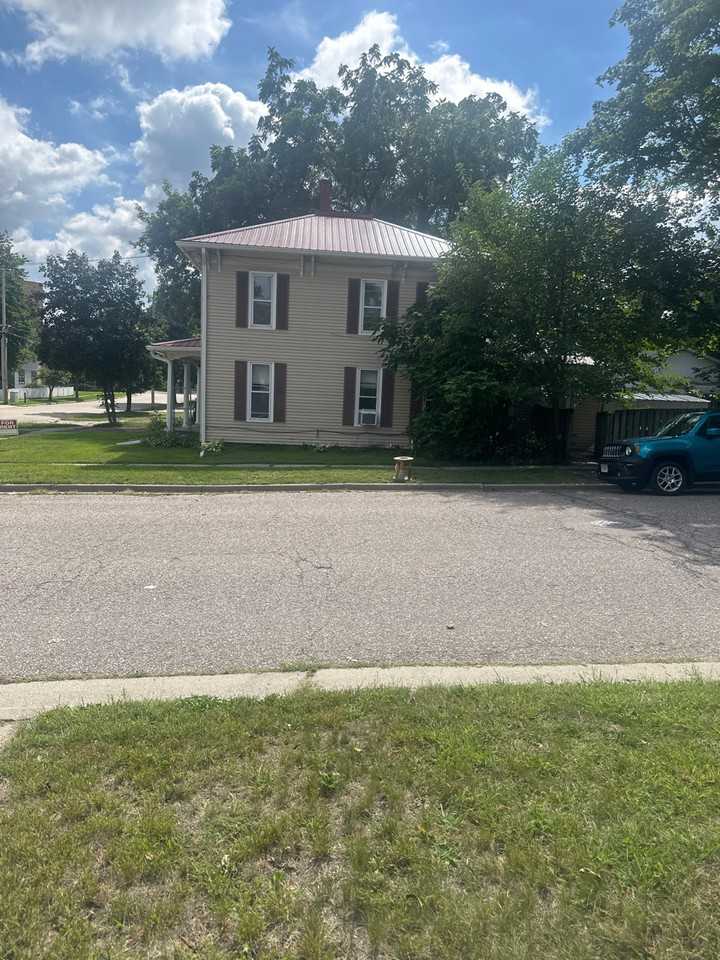 723 East St - Photo 7 of 9
