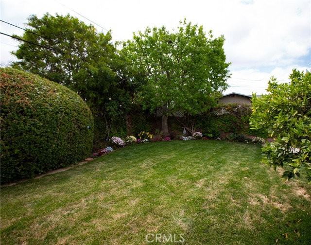 22908 Kathryn Ave - Photo 2 of 8