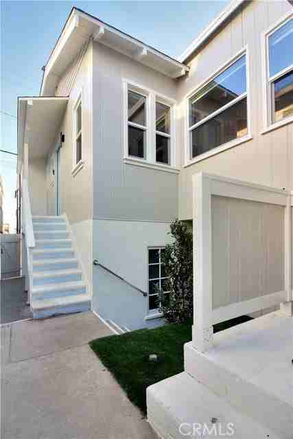 230 30th St - Photo 2 of 8