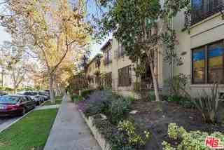 177 N Sycamore Ave - Photo 3 of 8