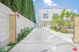 741 N Las Palmas Ave - Photo 2 of 8