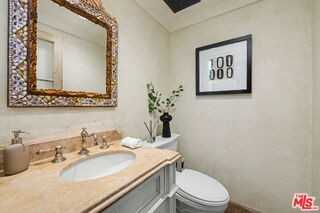 2408 34th St #4 - Photo 5 of 6