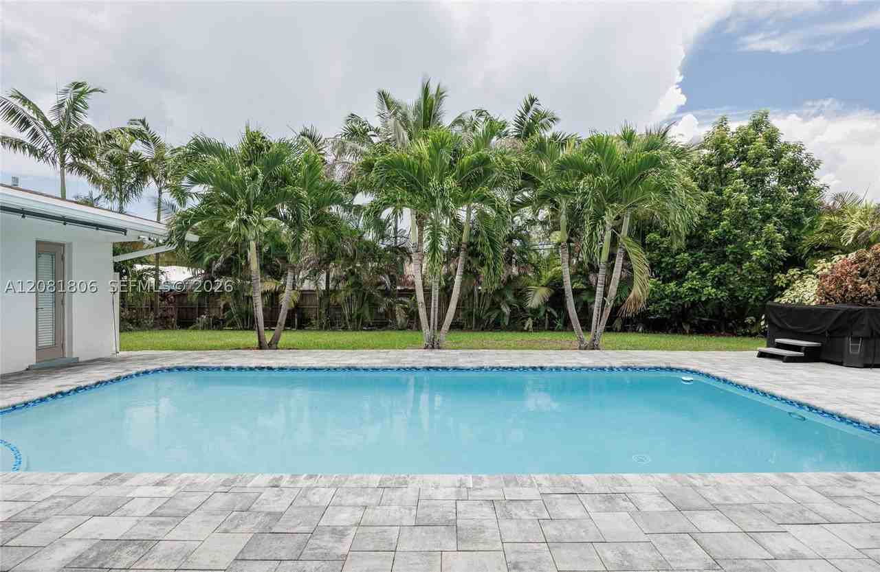 7460 Nw 7th Ct - Photo 2 of 39