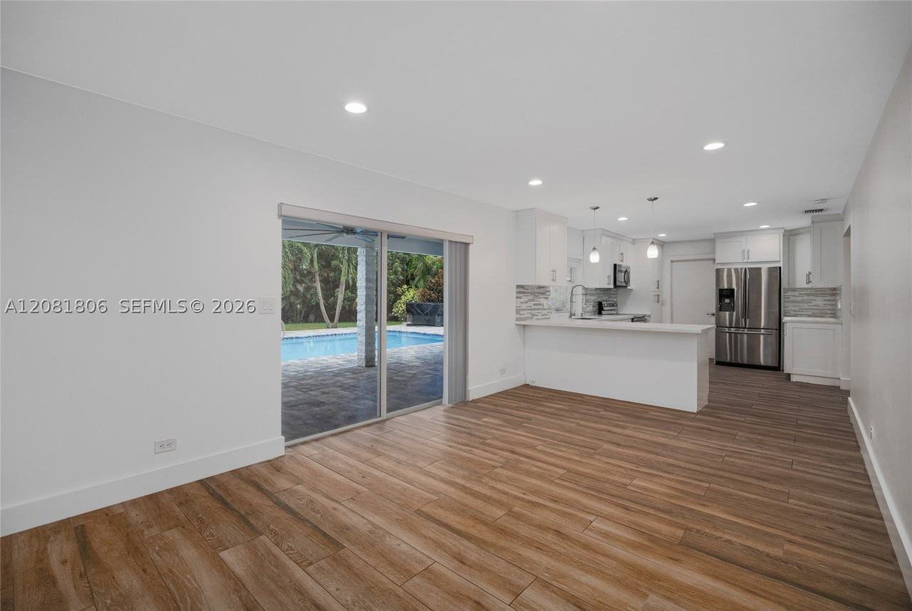 7460 Nw 7th Ct - Photo 5 of 39