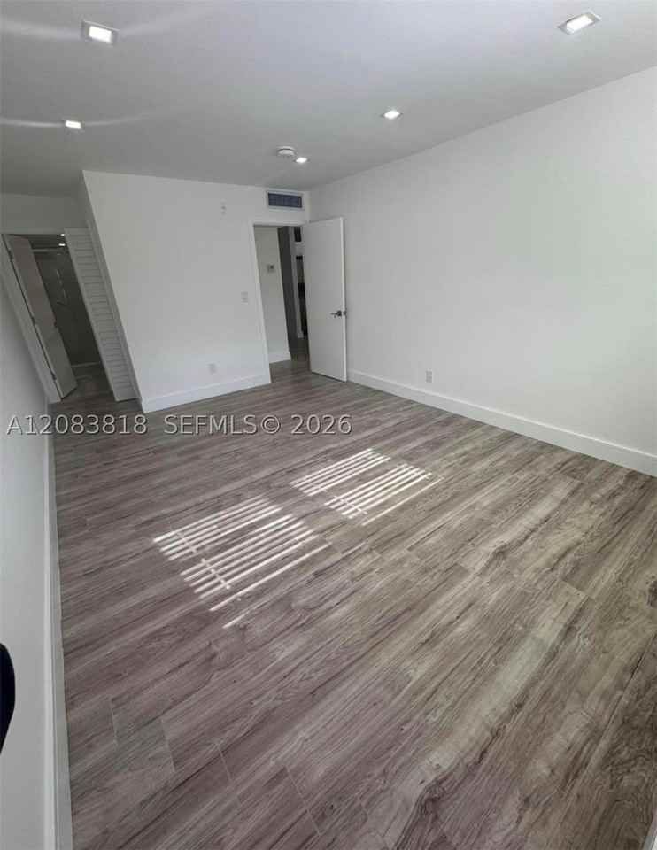 15201 Ne 6th Ave #C210 - Photo 6 of 15