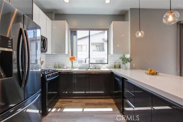 330 Salem St #304 - Photo 2 of 8