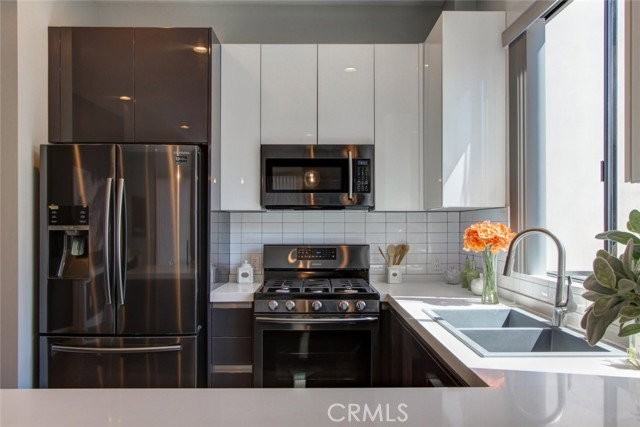 330 Salem St #304 - Photo 4 of 8
