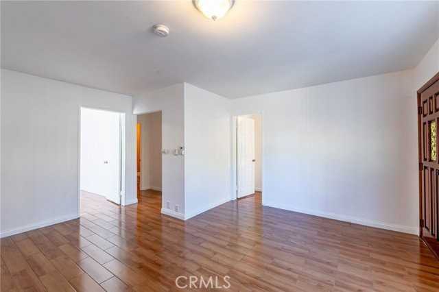 4100 Shelburn Ct - Photo 3 of 4