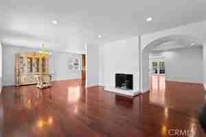 featured image of 23036 Burbank Blvd