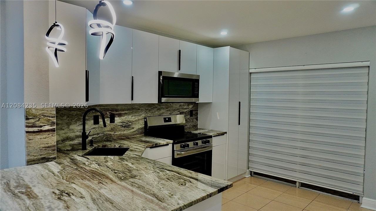 13259 Sw 9th Ln - Photo 4 of 27