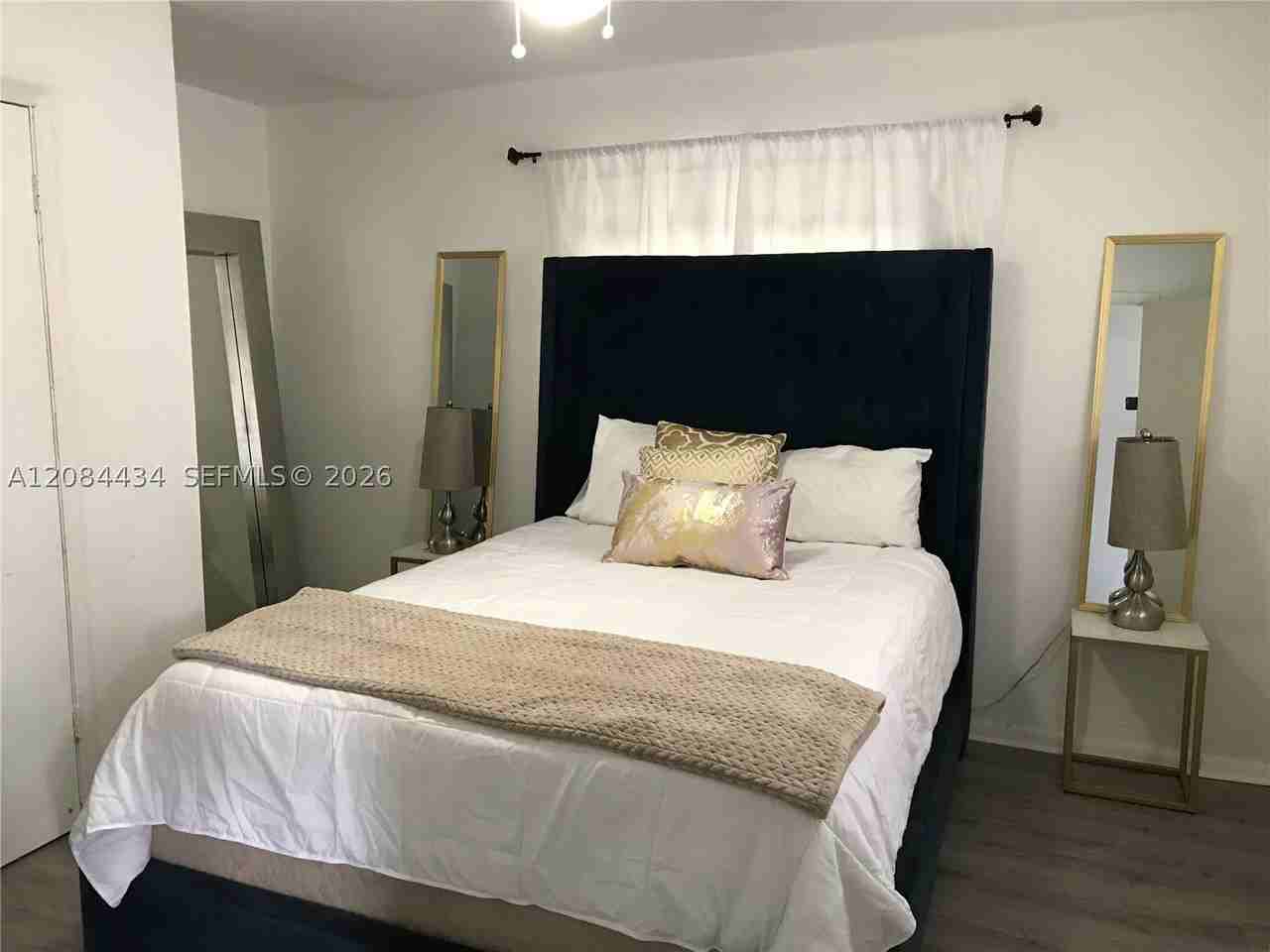 5145 Nw 5th Ave - Photo 5 of 9
