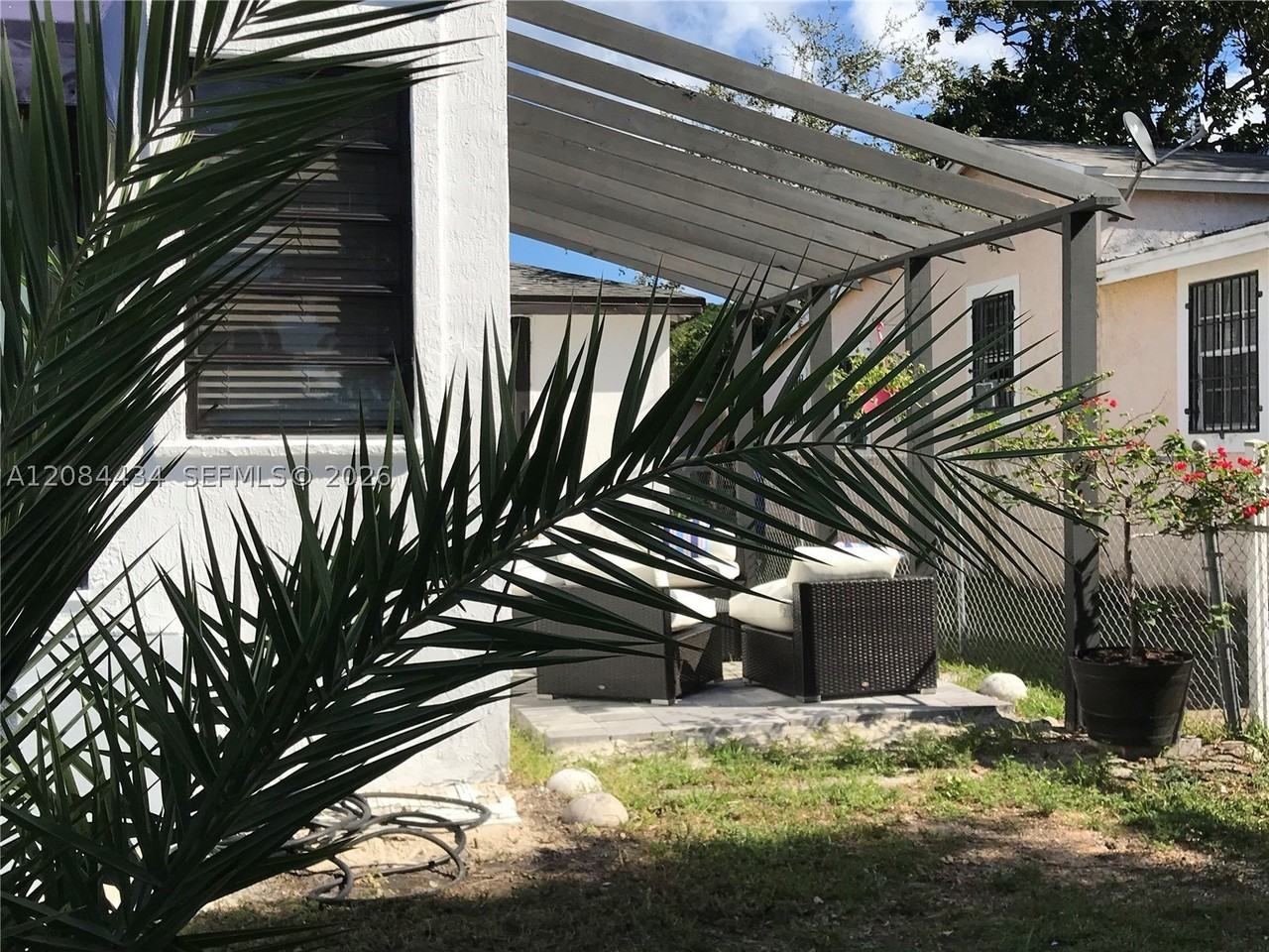 5145 Nw 5th Ave - Photo 6 of 9