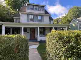 featured image of 148 Franklin Ave