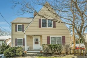 featured image of 1864 Palmer Ave