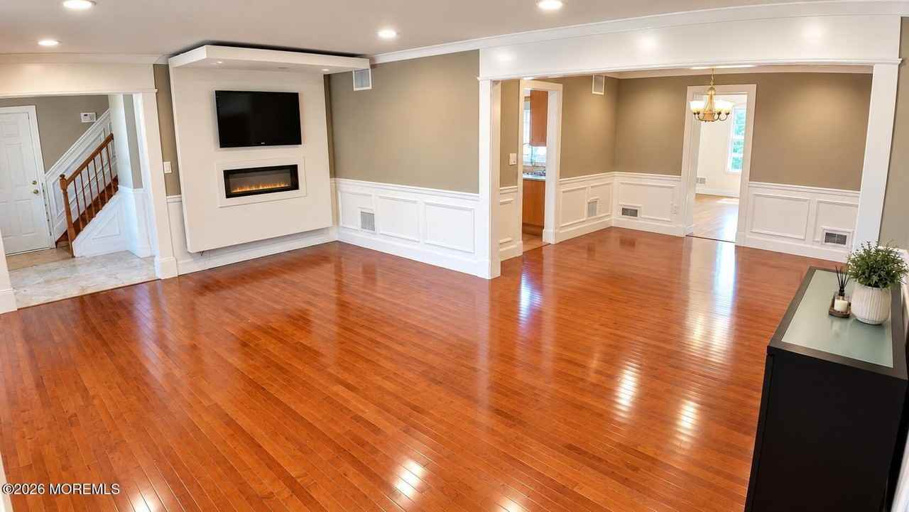 5 Sandburg Dr - Photo 2 of 26