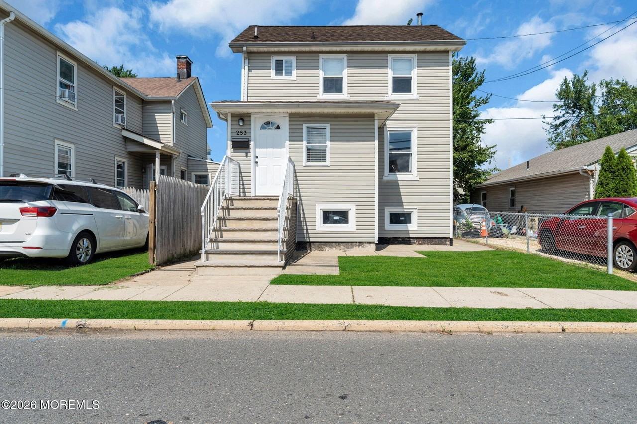 253 1st St - Photo 4 of 40
