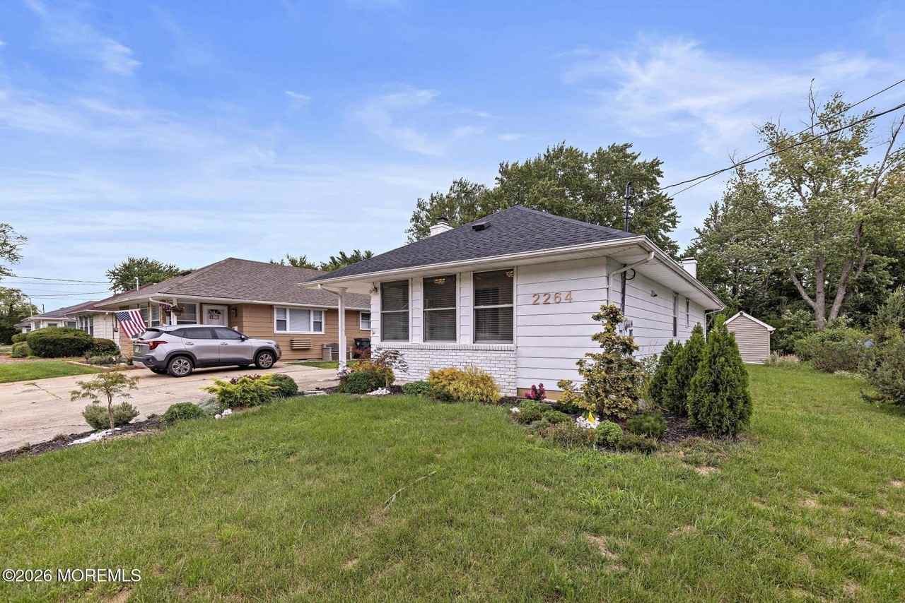 2264 Hovsons Blvd - Photo 3 of 28