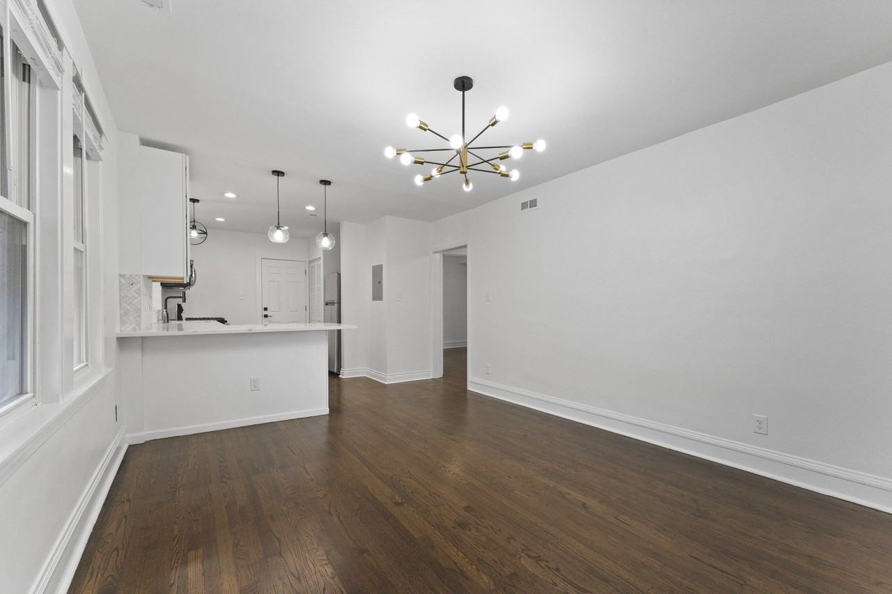 5304 W Cornelia Ave #1 - Photo 4 of 14