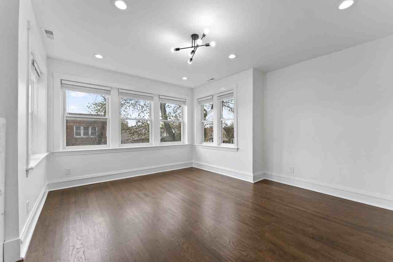 5304 W Cornelia Ave #1 - Photo 7 of 14
