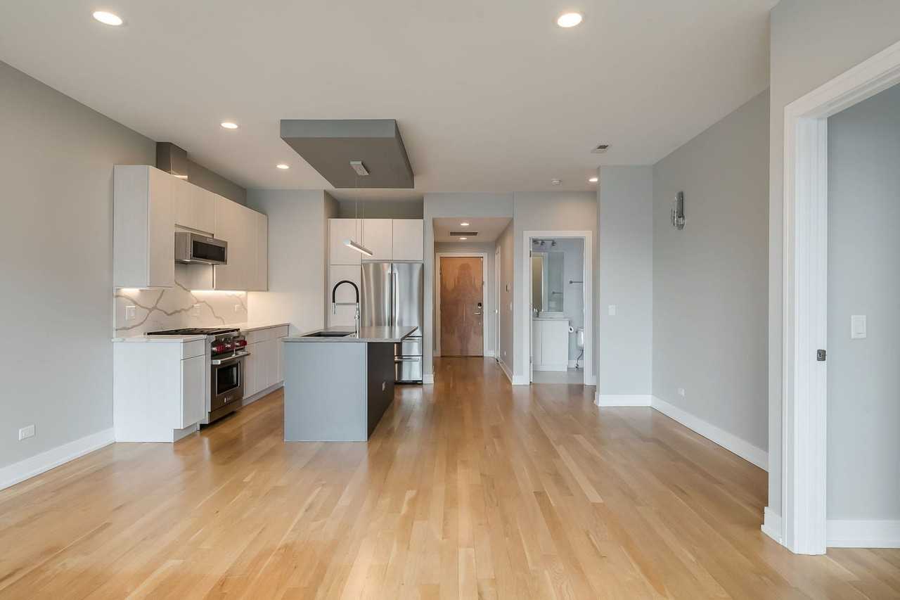 680 N Milwaukee Ave #604 - Photo 4 of 28