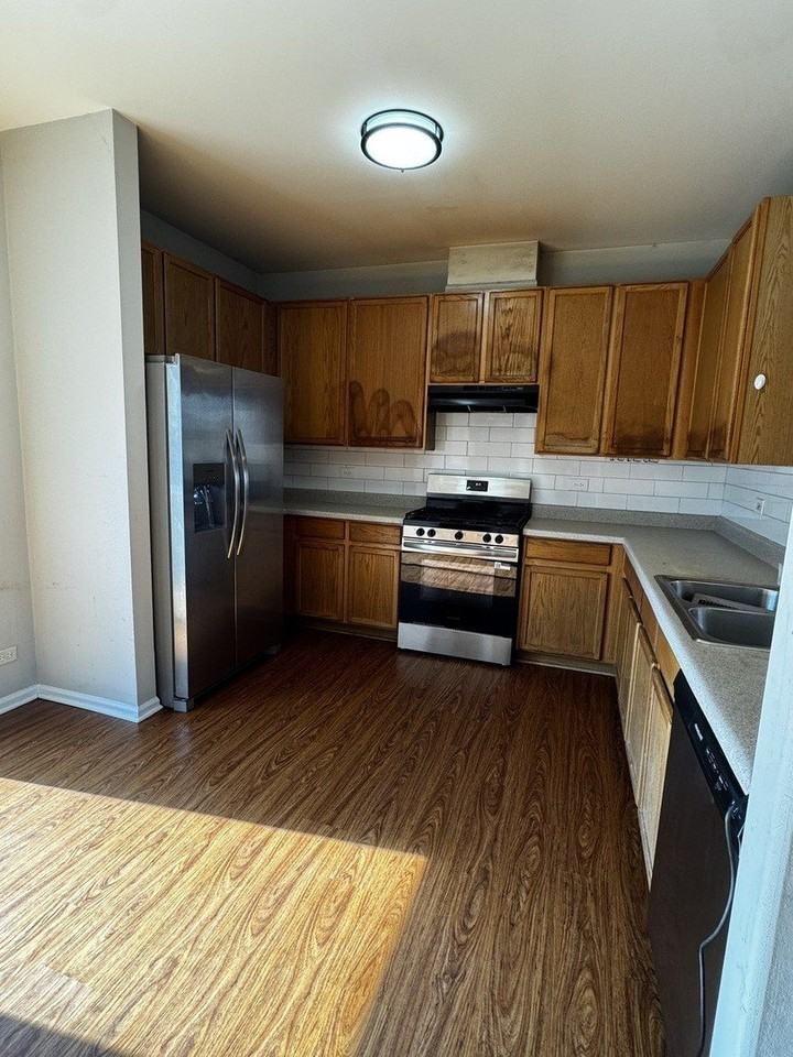 2322 Twilight Dr - Photo 2 of 13