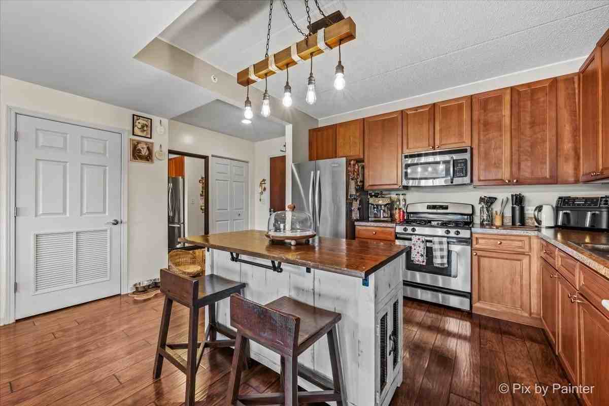 125 Lakeview Dr #403 - Photo 5 of 39