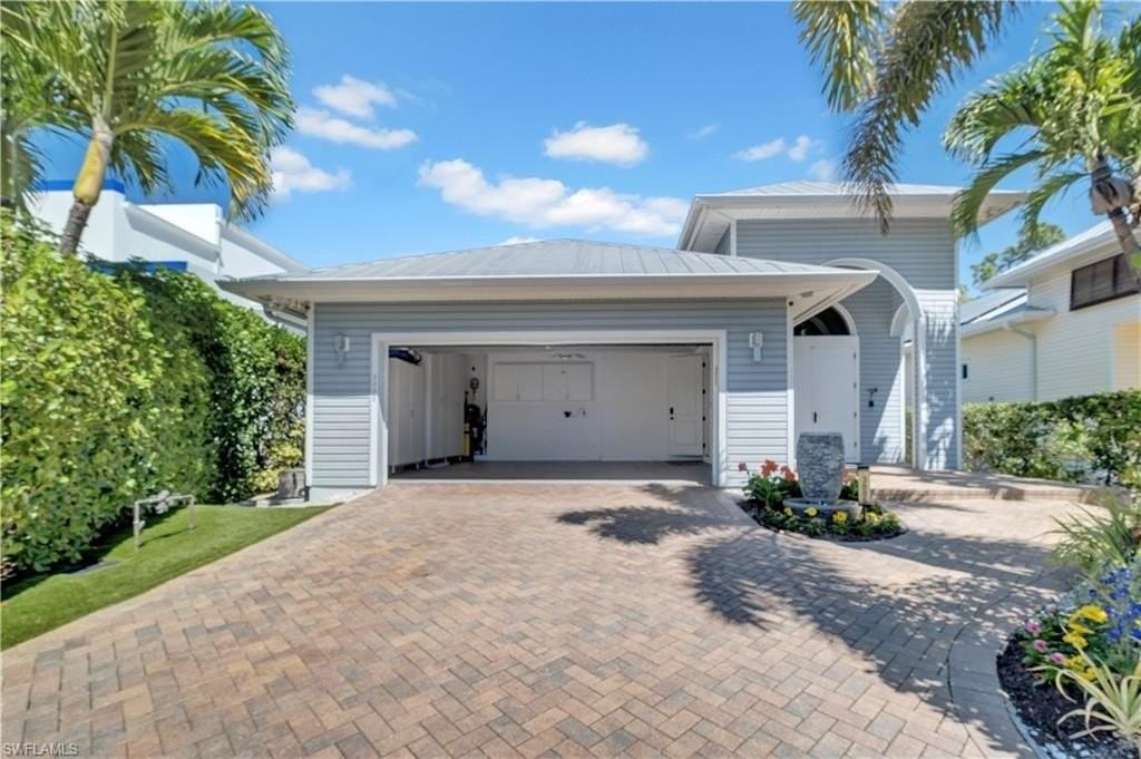 3005 Coco Ave - Photo 2 of 41