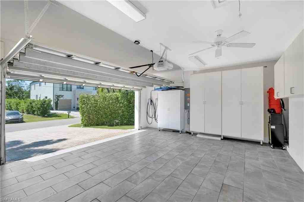 3005 Coco Ave - Photo 4 of 41