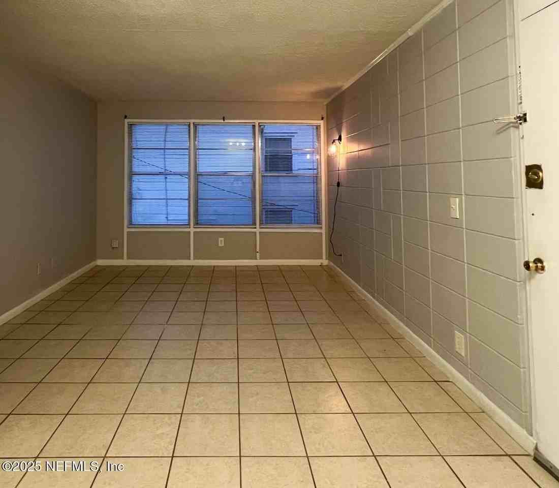 1251 Donald St #6 - Photo 5 of 12