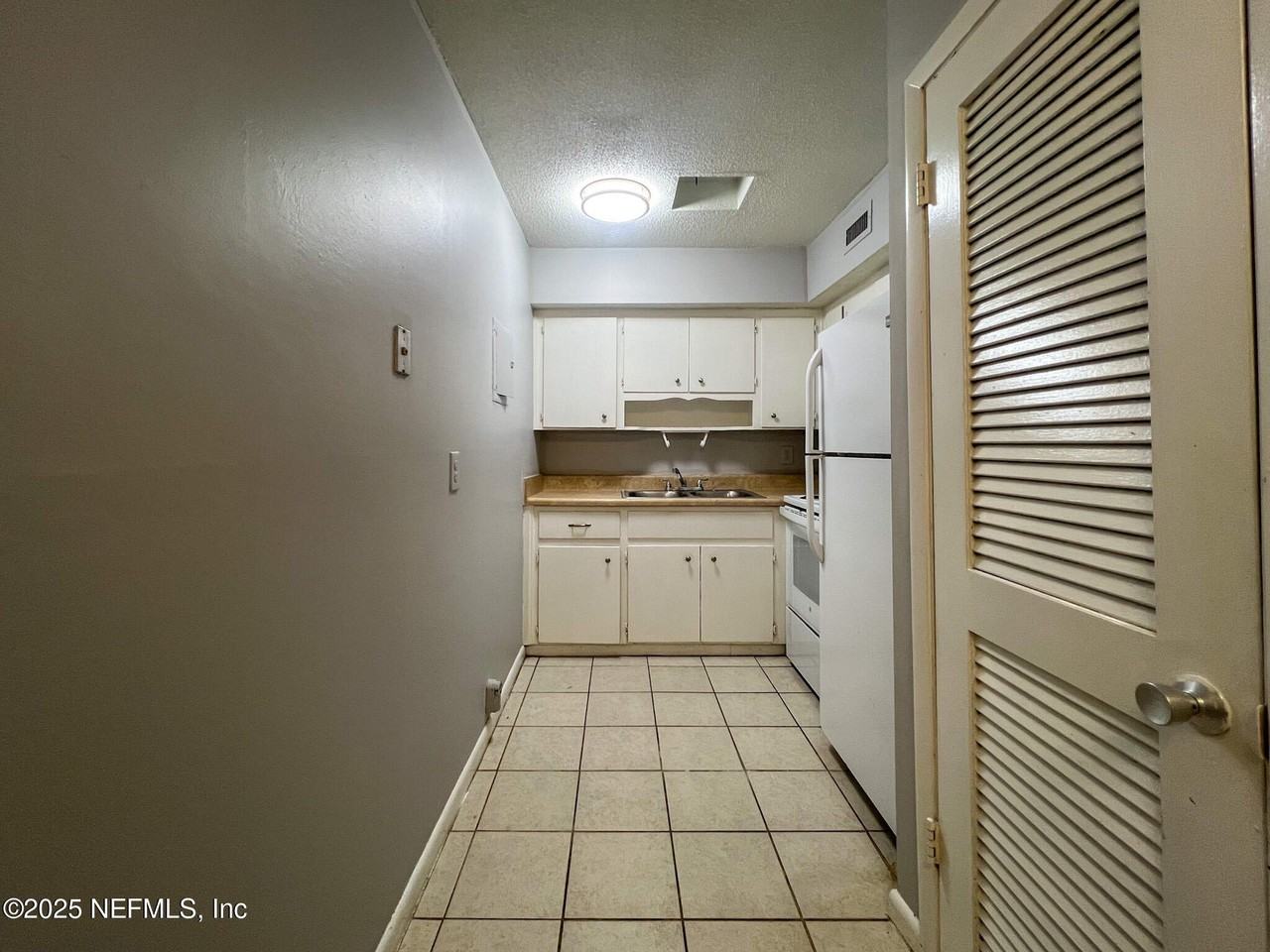 1251 Donald St #6 - Photo 6 of 12