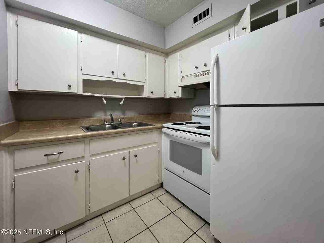 1251 Donald St #6 - Photo 7 of 12