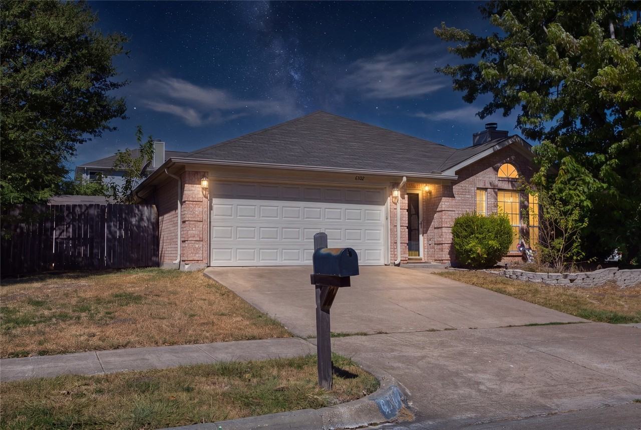 6702 Canyon Creek Dr - Photo 2 of 15