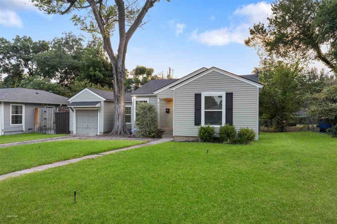 8732 Glencrest Ln - Photo 4 of 36