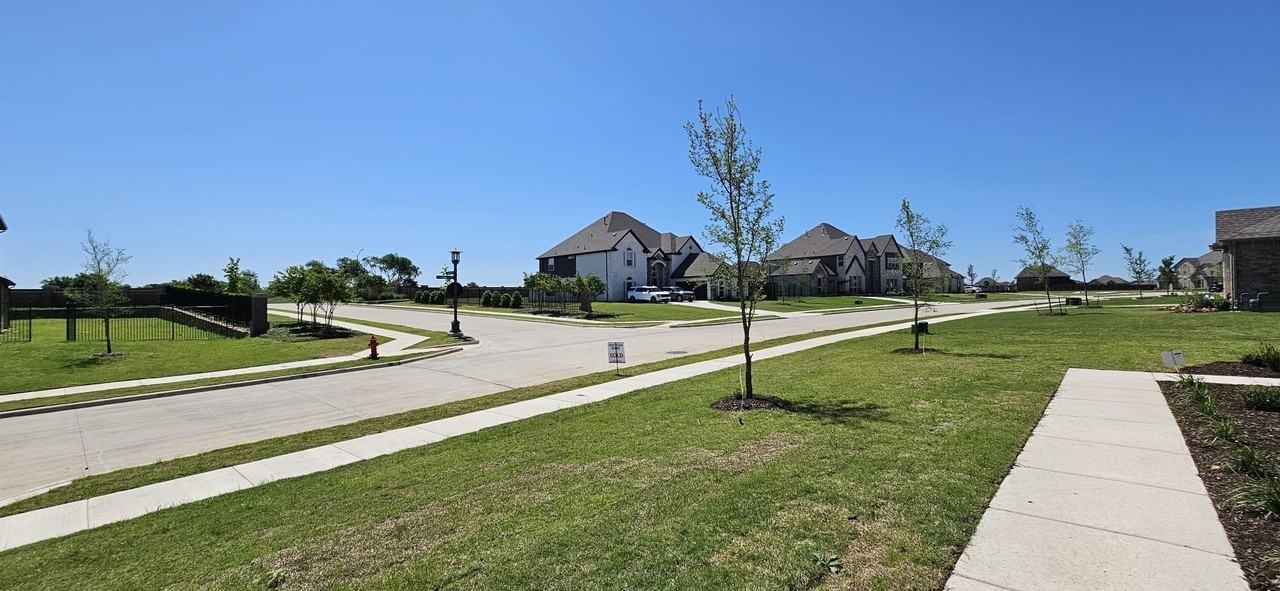 516 Agape Dr - Photo 2 of 40