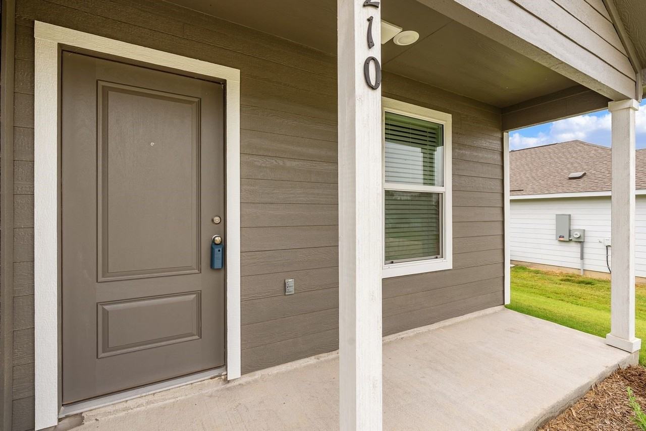 210 Hidden Meadows Dr - Photo 3 of 28