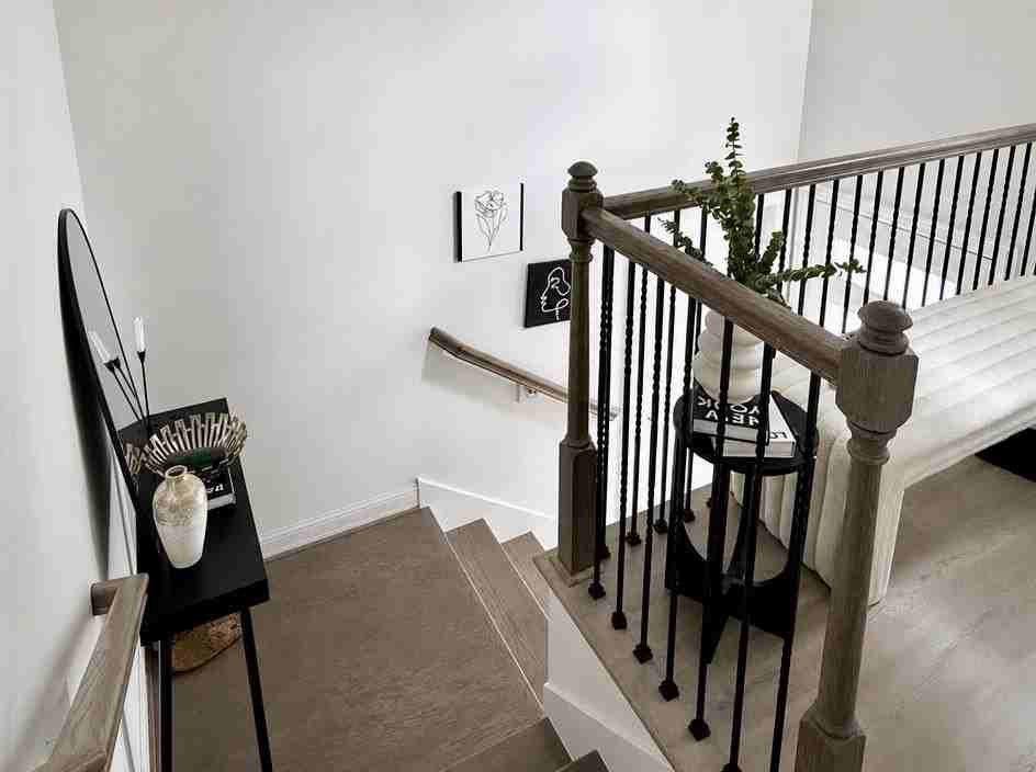 1221 W 16th St #F - Photo 5 of 32