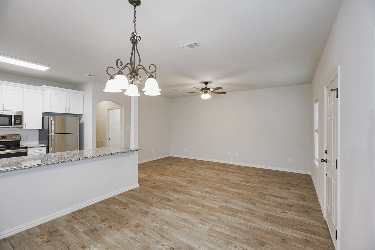 100 N Park Ct - Photo 4 of 14